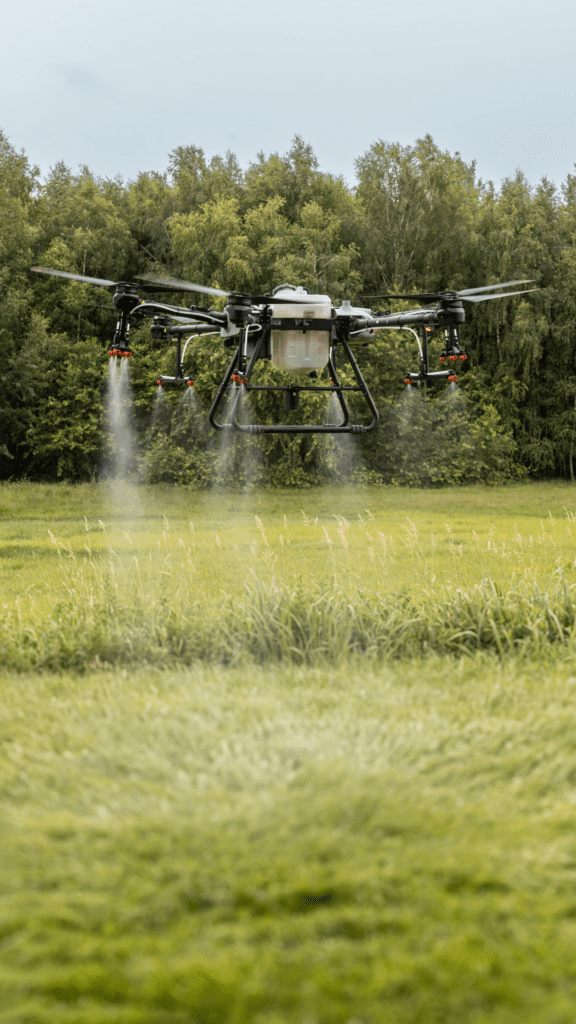 oprysk dronem rolniczym
